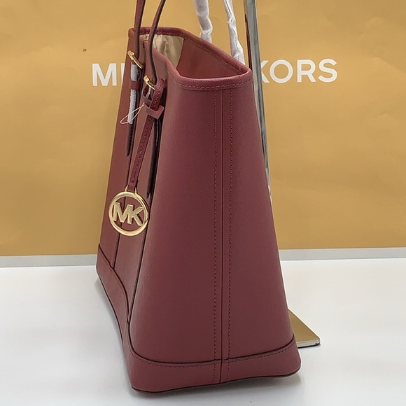 MICHAEL KORS
Jet Set Travel Large Saffiano Leather Tote Shoulder
DARK CHERRY
NWT - Picture 12 of 15